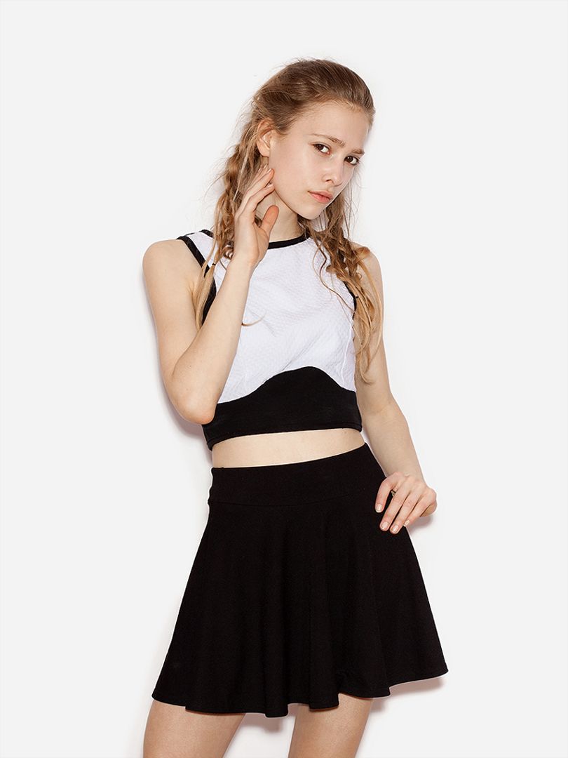 Raw denim short with sequins